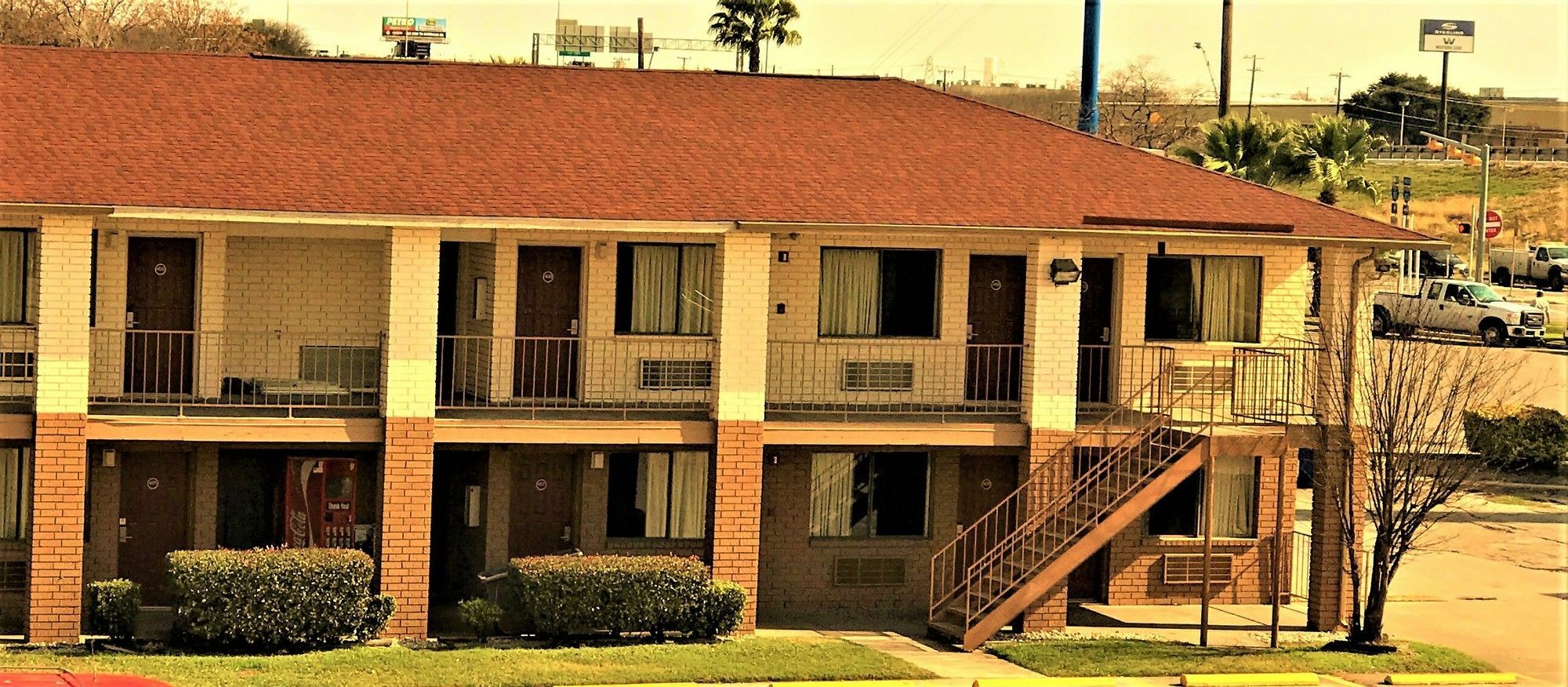 Hometowne Studios By Red Roof San Antonio E - Frost Bank Center Exterior foto